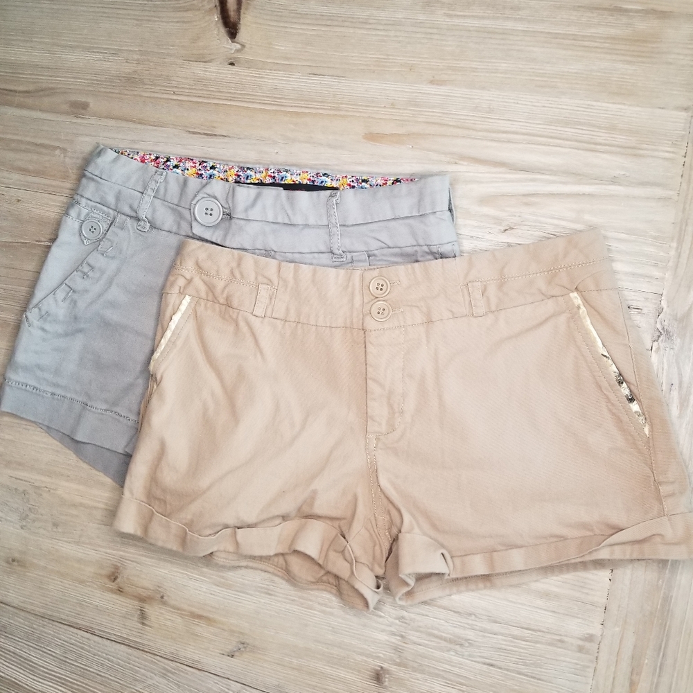 2 pairs of shorts